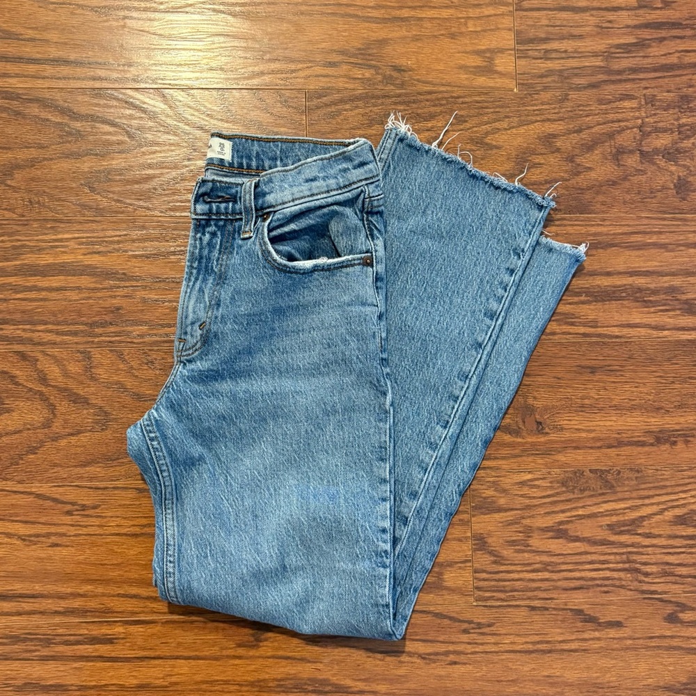 Abercrombie & Fitch Mid Rise 90s Straight Jeans 25